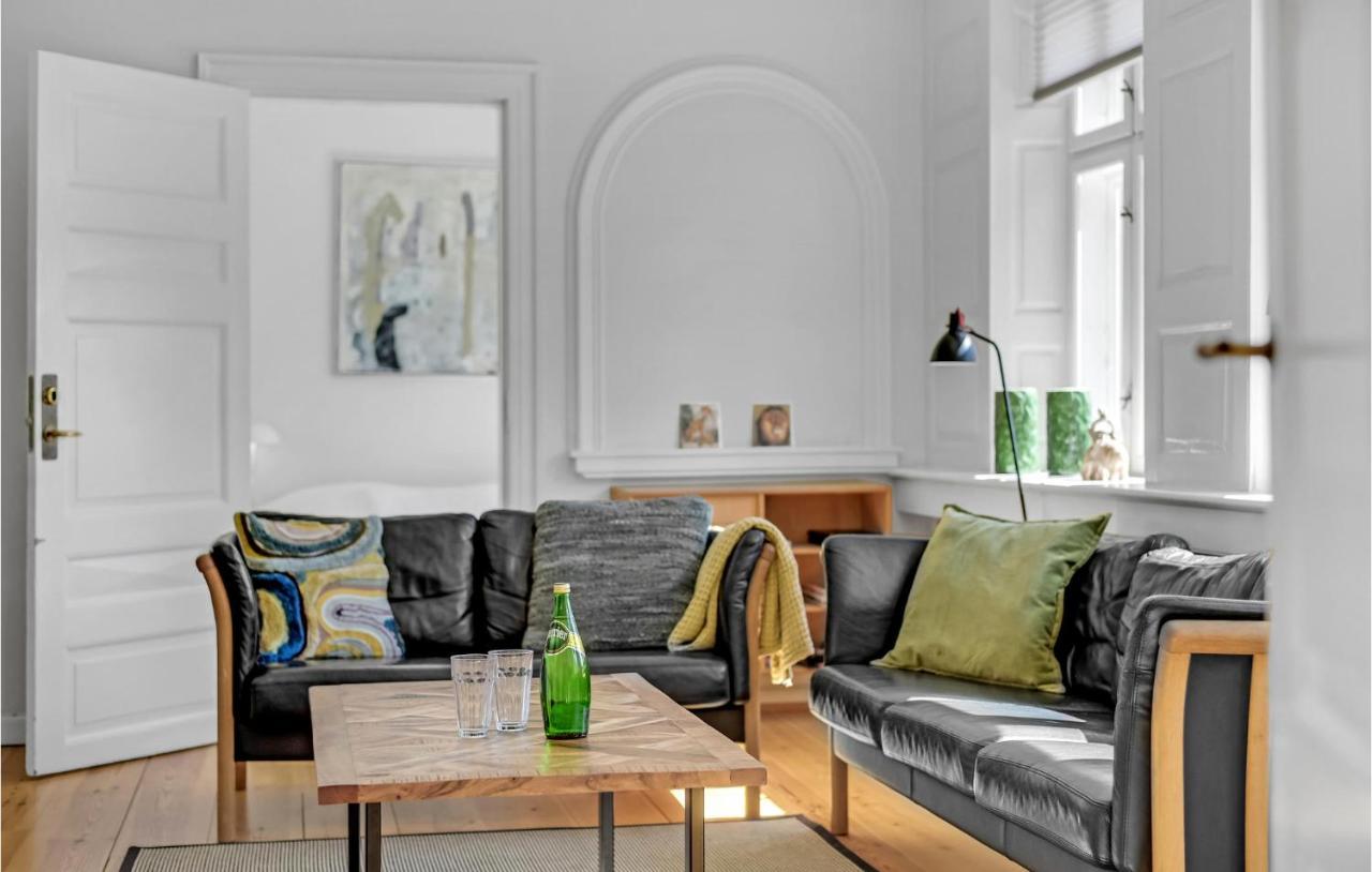 Beautiful Apartment In Kbenhavn K With Wifi Kopenhagen Exterior foto